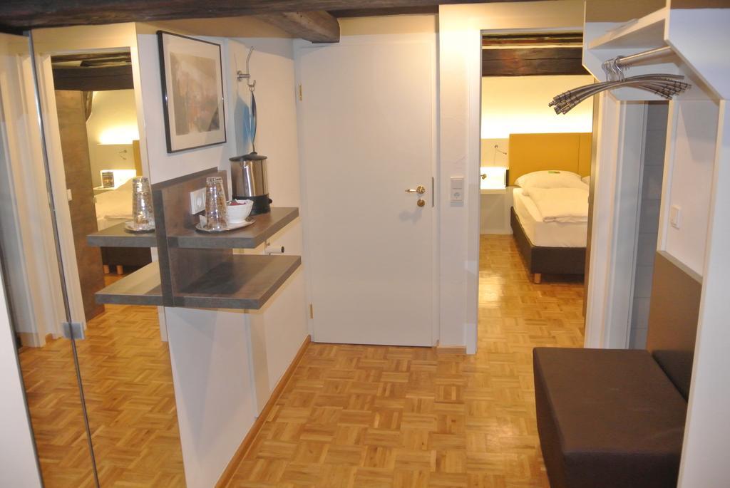Hotel-Restaurant Goldenes Lamm Dinkelsbühl Quarto foto