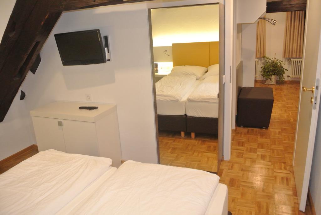Hotel-Restaurant Goldenes Lamm Dinkelsbühl Quarto foto