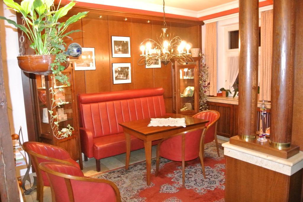 Hotel-Restaurant Goldenes Lamm Dinkelsbühl Exterior foto