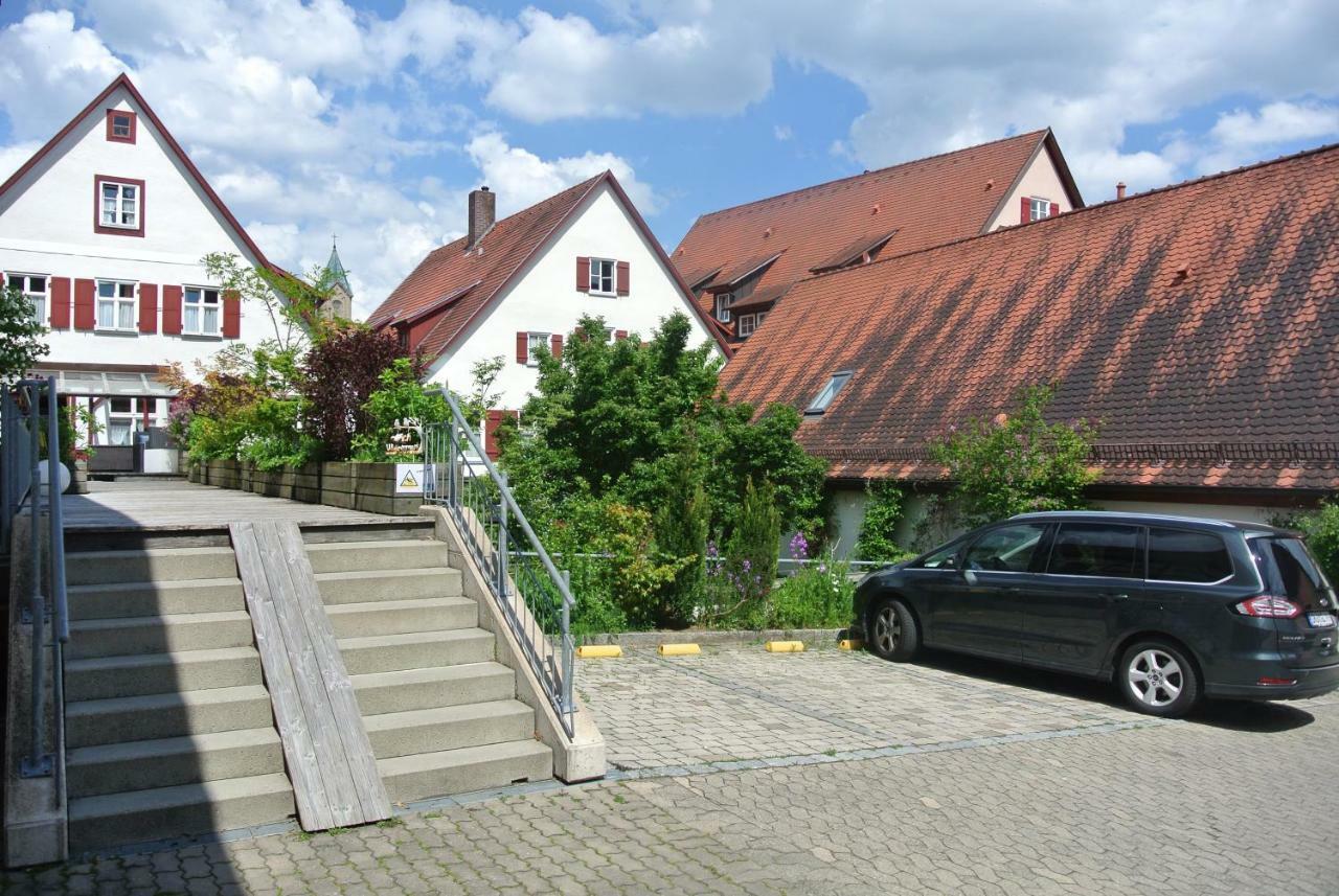 Hotel-Restaurant Goldenes Lamm Dinkelsbühl Exterior foto