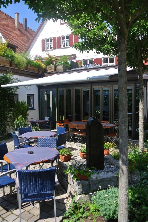 Hotel-Restaurant Goldenes Lamm Dinkelsbühl Exterior foto